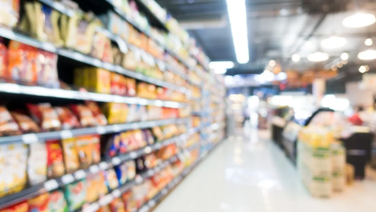 Supermercado de Anápolis é condenado após família encontrar vidro em linguiça