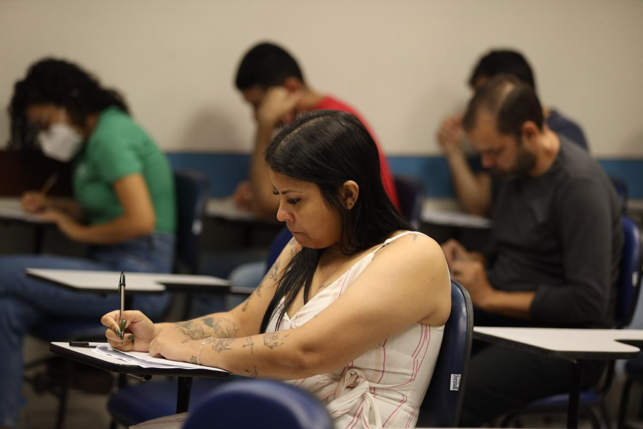 Concurso da Câmara de Goiânia reúne mais de 36 mil candidatos neste domingo (15); veja os cargos mais disputados