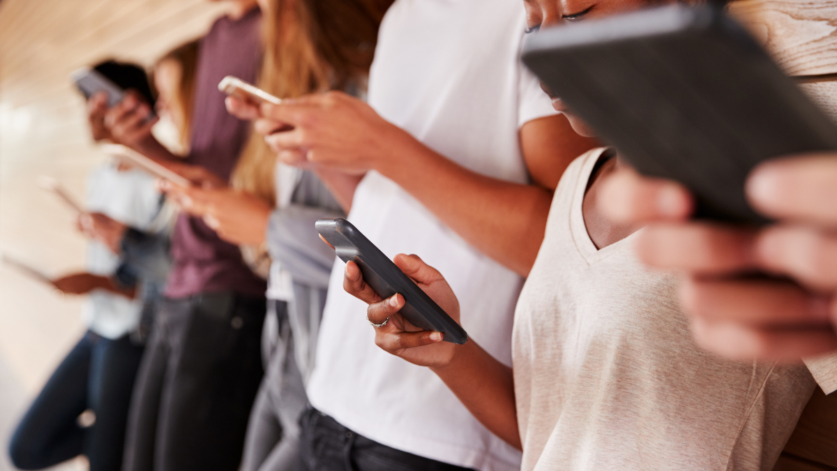 ECA Digital: Redes Sociais Terão Regras Rígidas Contra Rolagem Infinita para Crianças