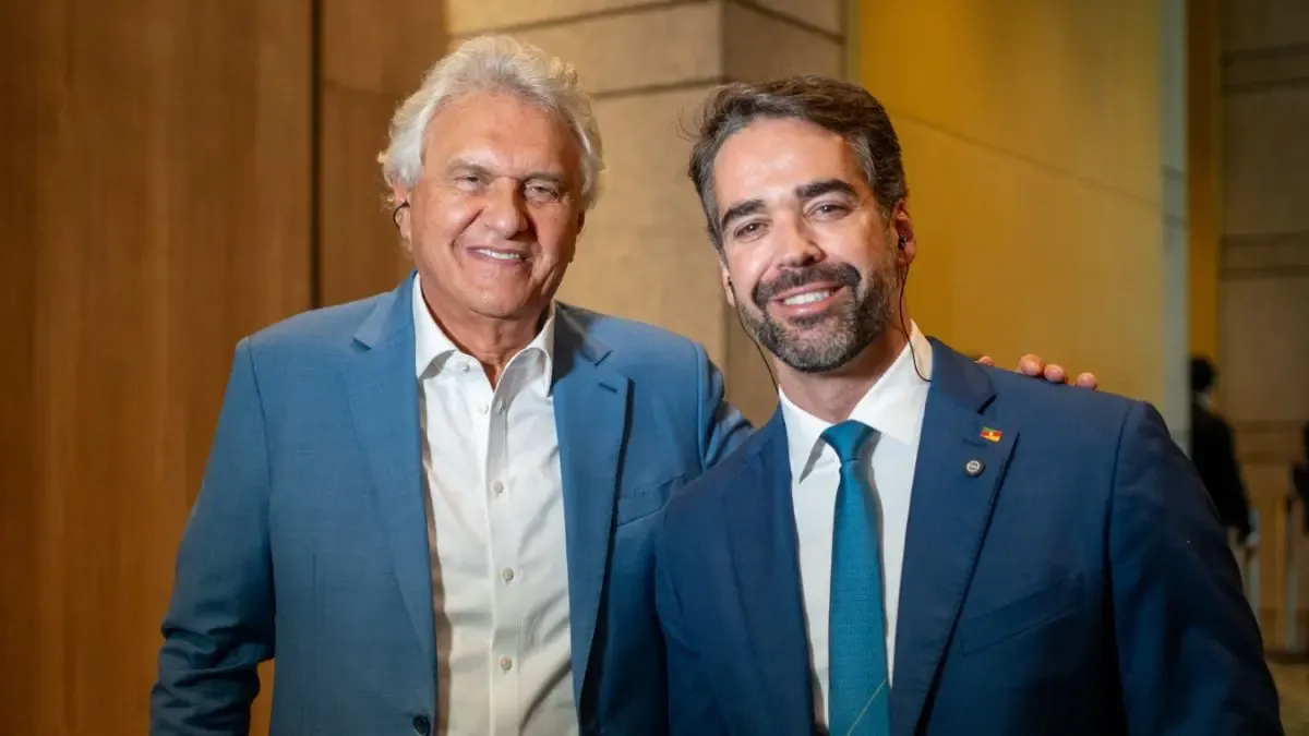 Eduardo Leite modera o tom sobre Caiado, descarta saída do PSD e prega "centro democrático"