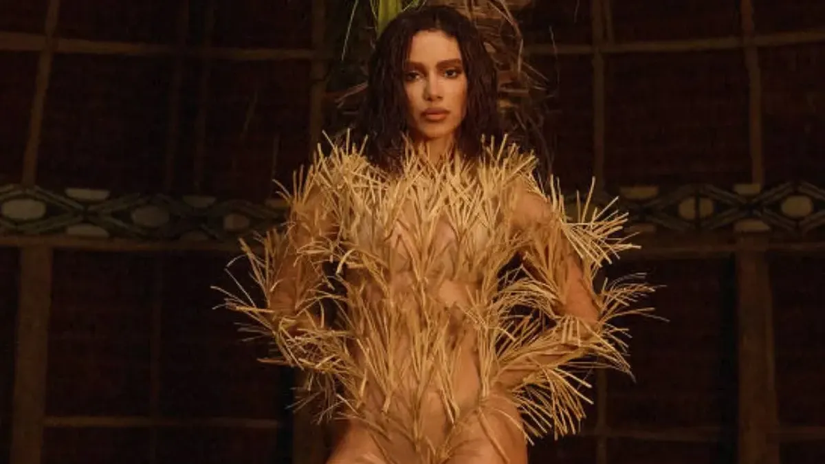 "Indiferente e irrelevante": Anitta lança álbum 'Equilibrium' e rebate críticas de conservadores