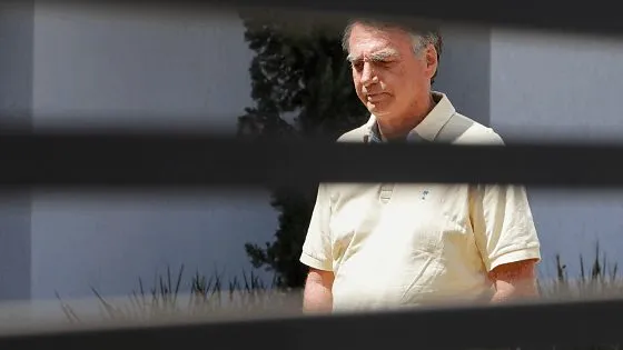 Moraes abre prazo para manifestação da PGR sobre recurso de Bolsonaro contra restrições da prisão domiciliar