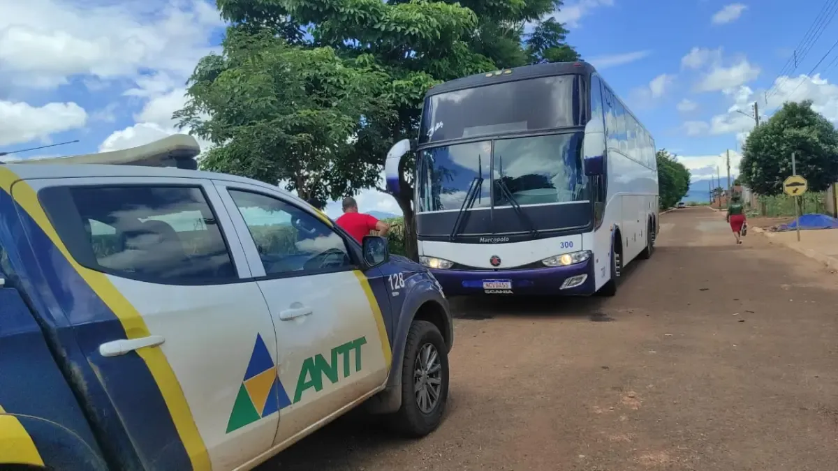 Operação contra transporte clandestino apreende 42 veículos em Goiás