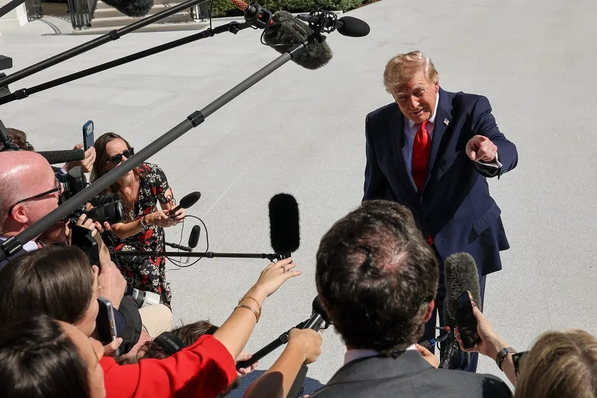 Trump diz que acompanha eleição no Brasil 'muito de perto' a três dias do pleito